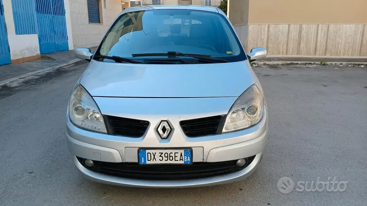 Usata Renault Scenic E-Tech 106 CV (77 kW) 2009 Grigio Monovolume