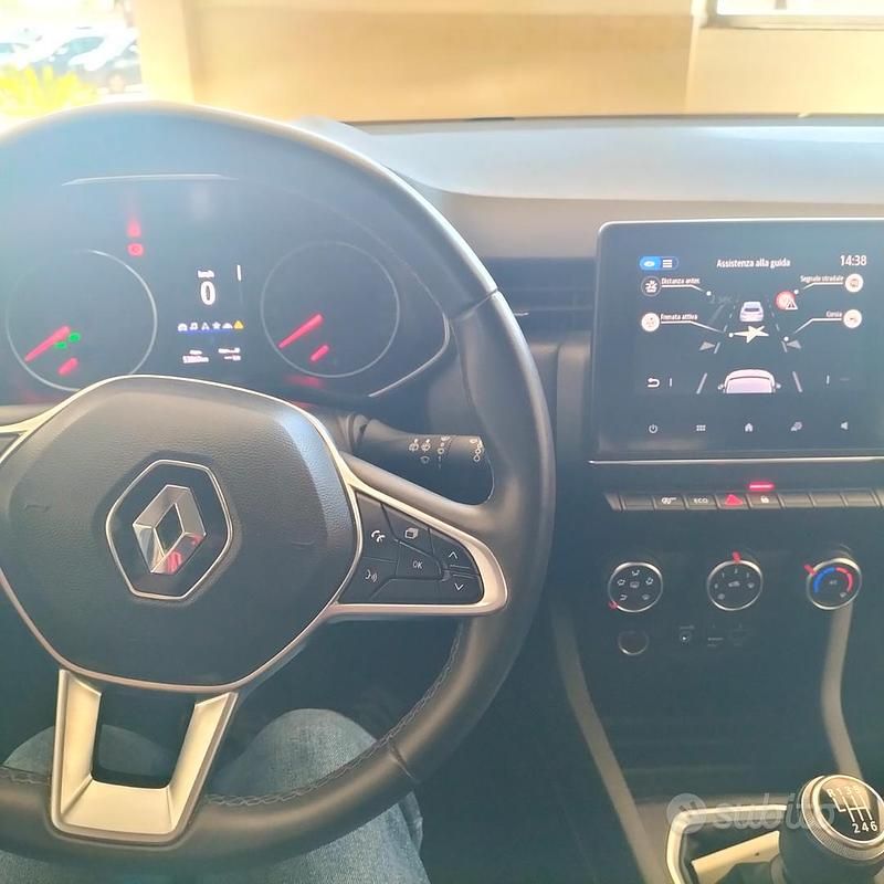 Usata Renault Clio V 86 CV (63 kW) 2021 Grigio Berlina