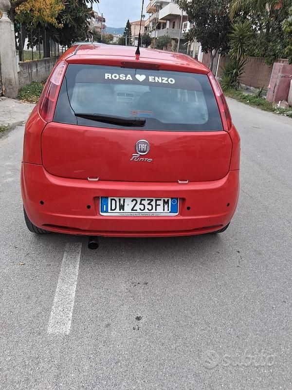 Usado Fiat Grande Punto 77 HP (56 kW) 2010 Citadino