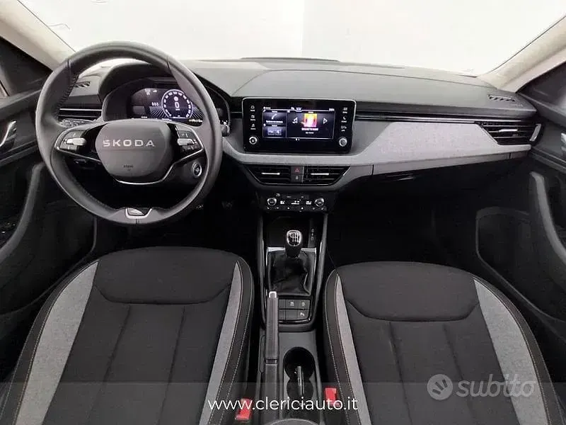Usata Skoda Kamiq Selection 116 CV (85 kW) 2025 Grigio SUV