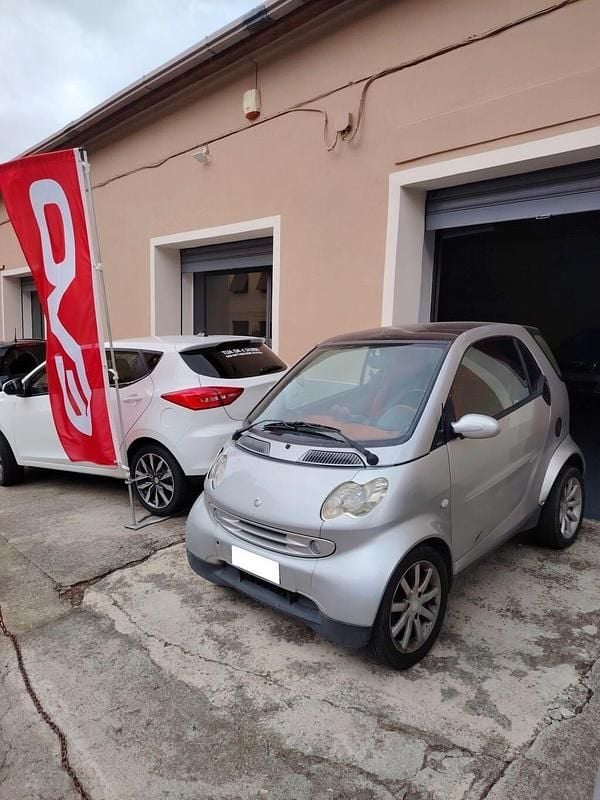 Argento Usata 2004 Smart ForTwo Coupé Passion Coupé | 1290 € (Ottimo prezzo) - Immagine 1/4