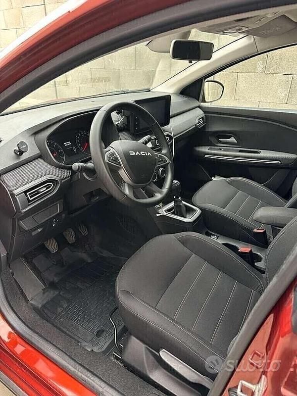 Nuova Dacia Jogger 101 CV (74 kW) 2025 Verde(met.) Monovolume