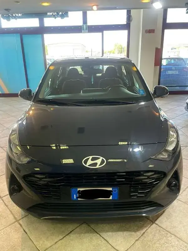 Usata Hyundai i10 63 CV (46 kW) 2024 Grigio Utilitaria