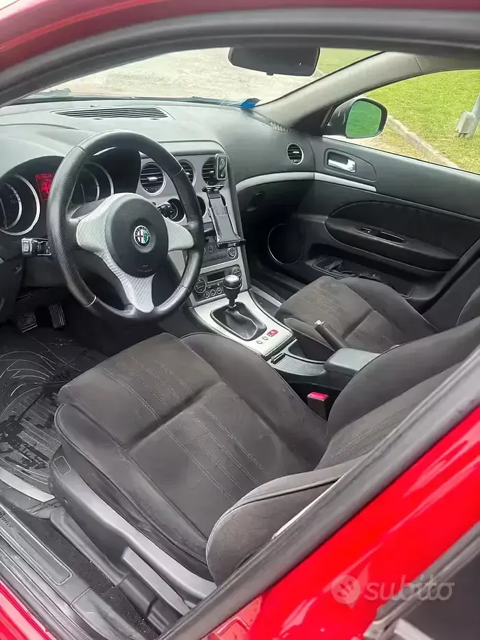 Second-hand Alfa Romeo 159 150 CP (110 kW) 2007 Roșu Berlinǎ