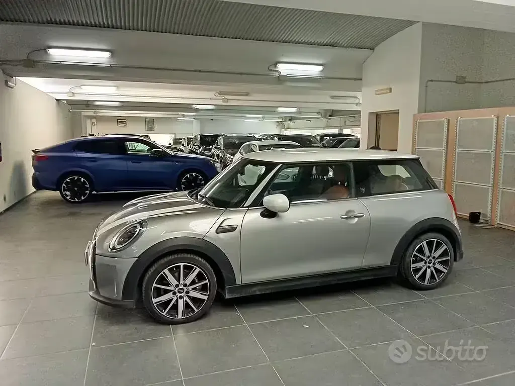 Usado Mini Cooper 136 HP (100 kW) 2023 Prateado Citadino