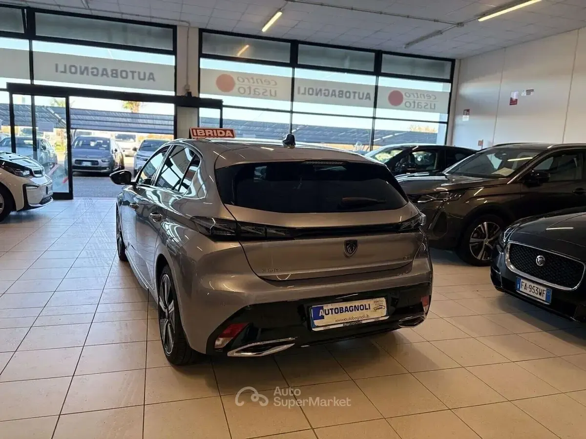 Usado Peugeot 308 GT 136 CV (100 kW) 2025 Gris Familiar