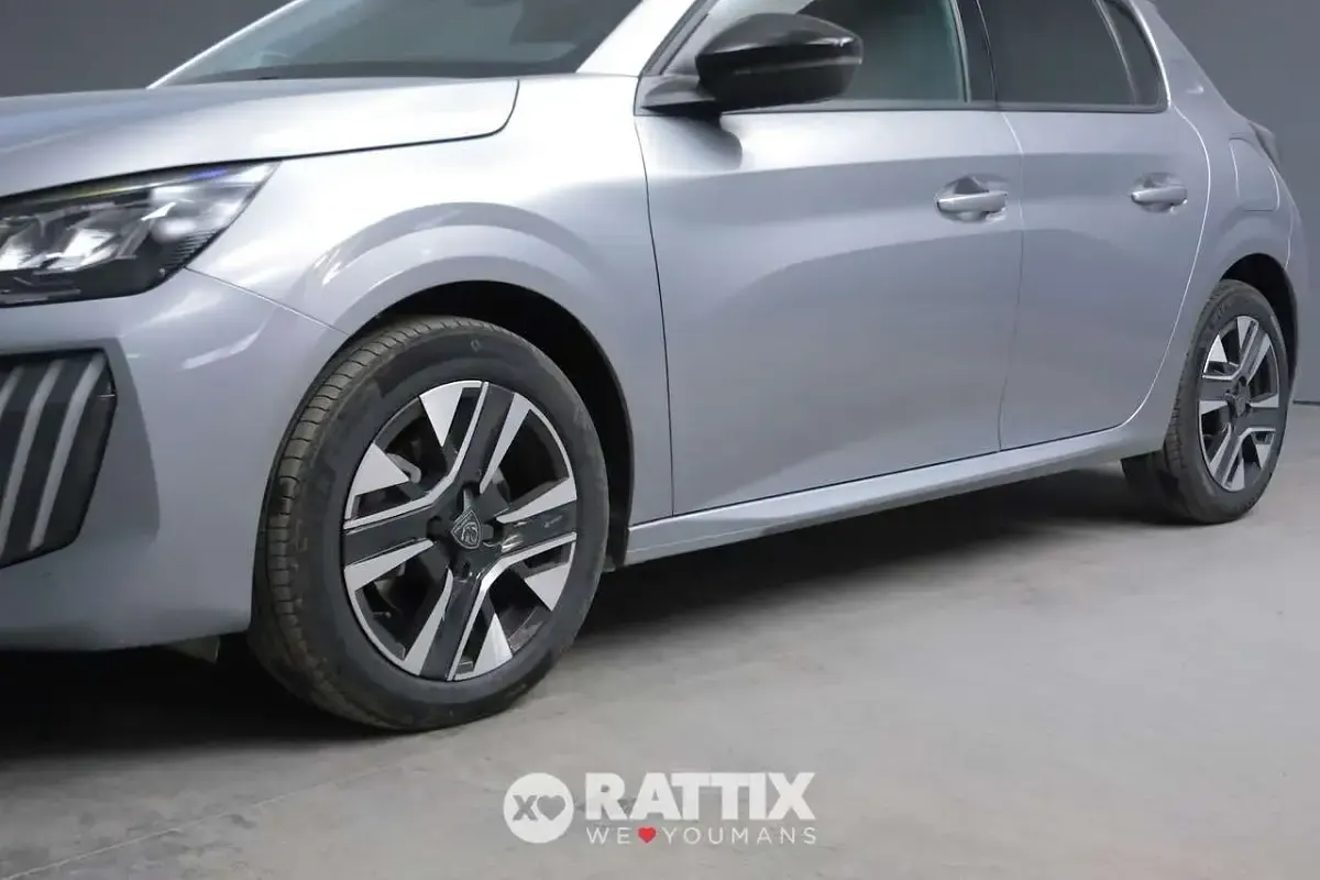 Usado Peugeot 208 Allure 101 CV (74 kW) 2025 Gris Utilitario