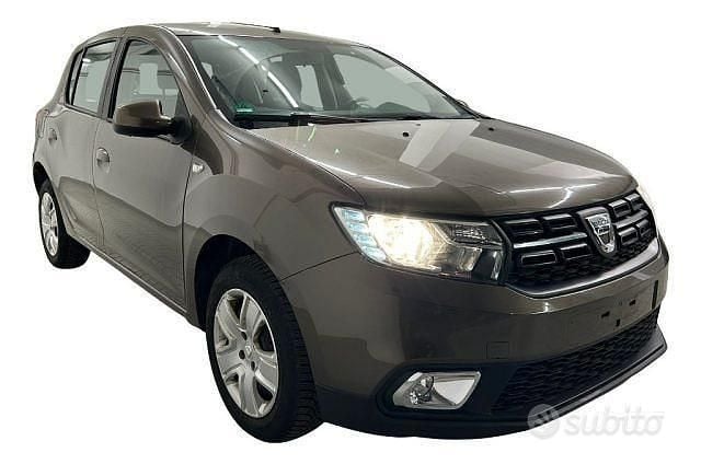 Grigio scuro Usata 2017 Dacia Sandero Tre volumi | 7250 € (Ottimo prezzo) - Immagine 1/4