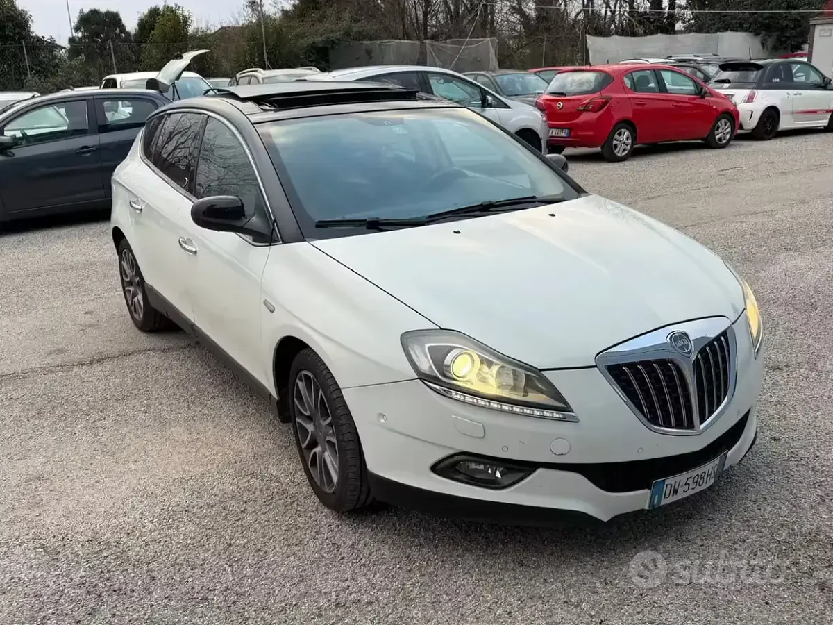 Usata Lancia Delta 200 CV (147 kW) 2009 Bianco Utilitaria