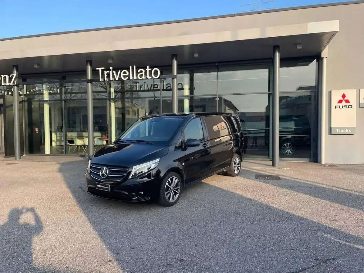 Begagnad Mercedes Vito 190 HK (139 kW) 2021 Svart Van