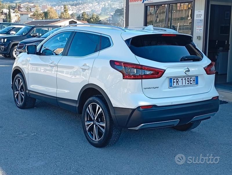 Usata Nissan Qashqai Tekna+ 131 CV (96 kW) 2018 Bianco SUV