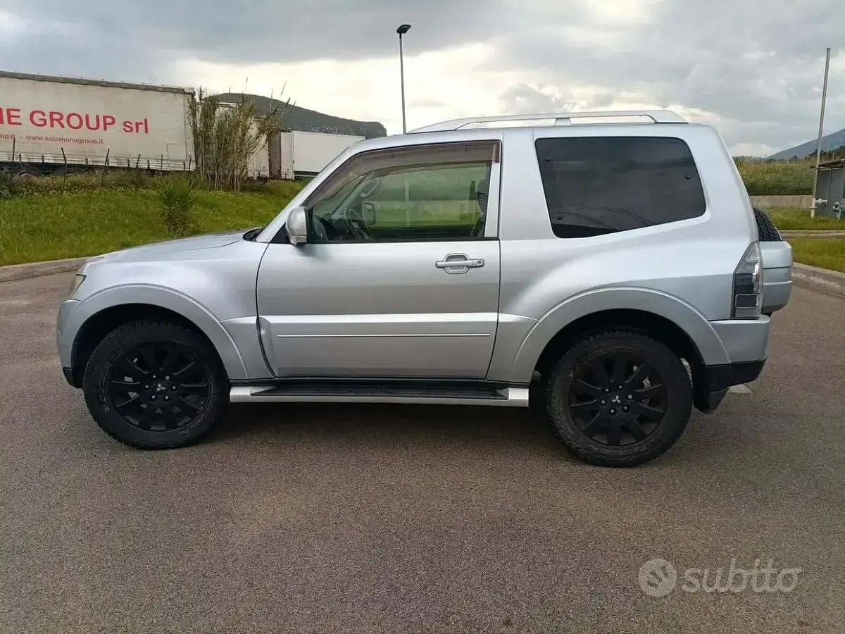Usata Mitsubishi Pajero 170 CV (125 kW) 2008 Grigio SUV