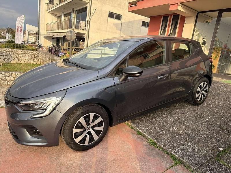 Usata Renault Clio V 90 CV (66 kW) 2022 Other Utilitaria
