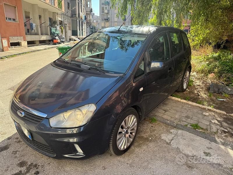 Begagnad Ford C-MAX 110 HK (80 kW) 2010 Minibuss