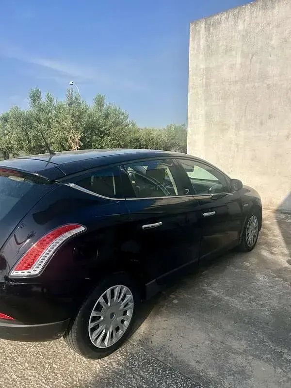 Usata Lancia Delta Silver 120 CV (88 kW) 2011 Nero Utilitaria