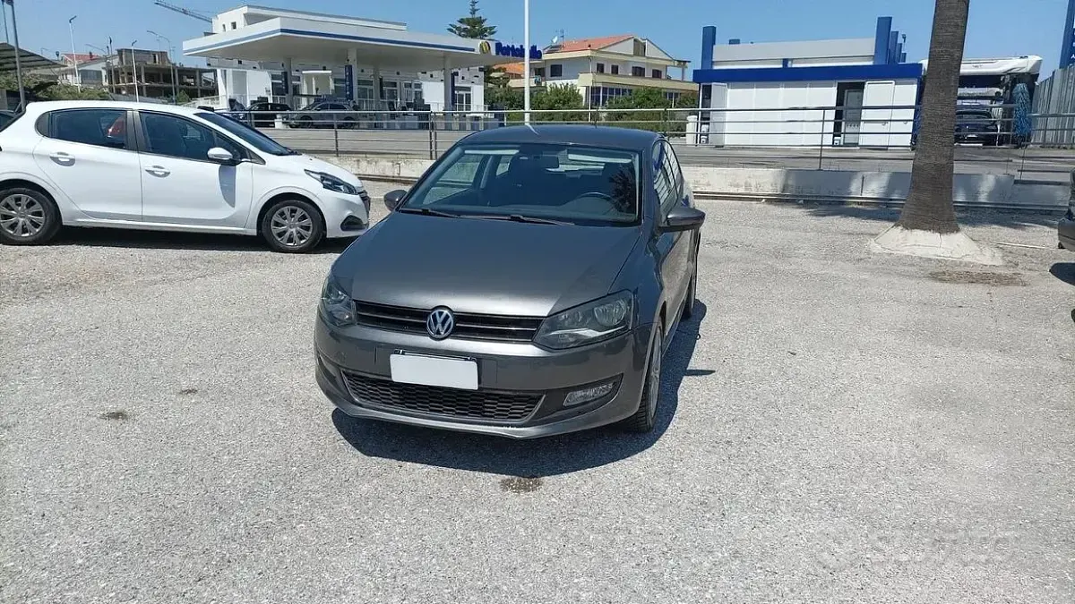 Usata VW Polo Highline 90 CV (66 kW) 2010 Grigio Utilitaria