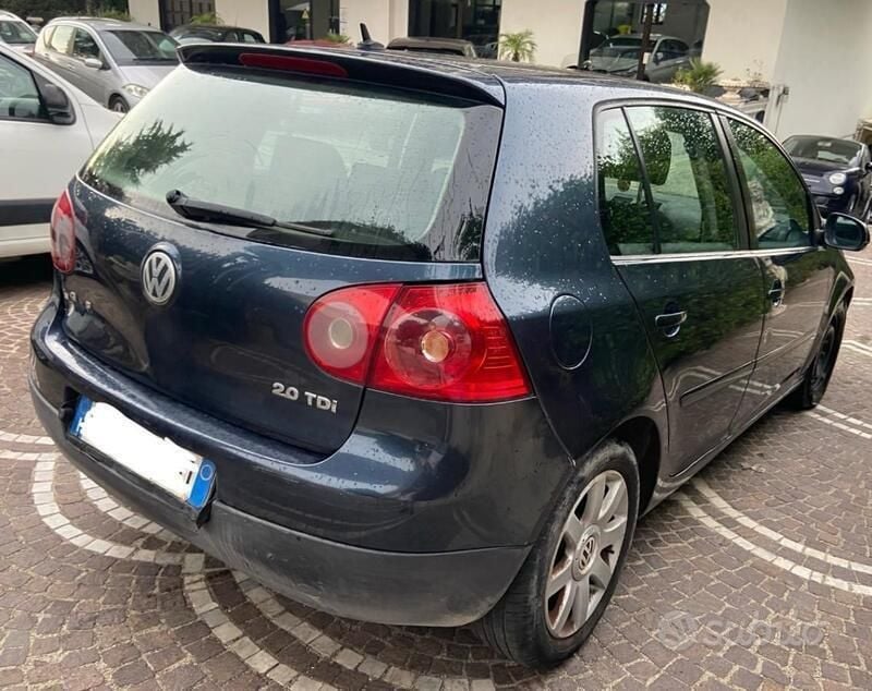 Blu Usata 2004 VW Golf IV Sportline Due volumi | 1990 € (Ottimo prezzo) - Immagine 1/4