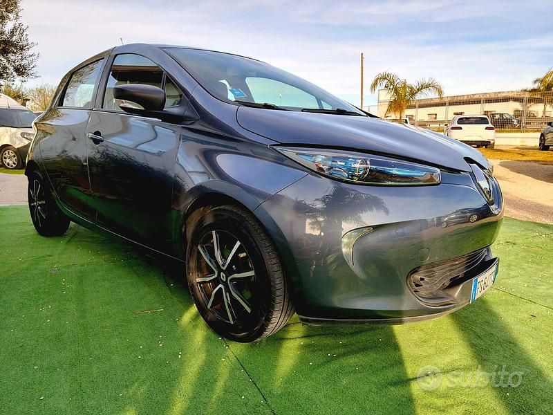 Usata Renault Zoe Life 67 kW (92 CV) 2018 Grigio Utilitaria