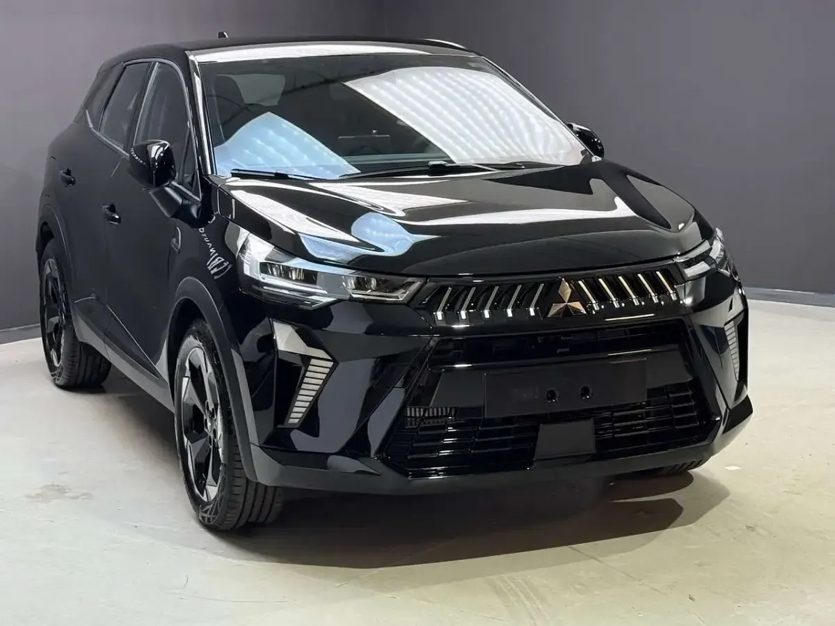 Nuova Mitsubishi Grandis Invite 141 CV (103 kW) 2026 Nero SUV