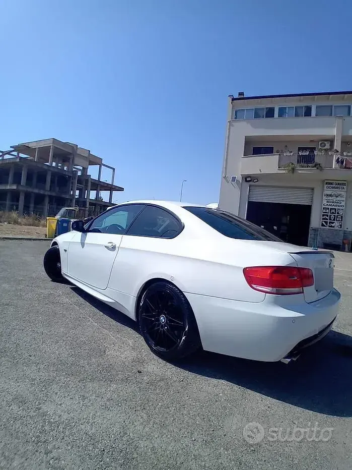 Usata BMW 320 M Sport 177 CV (130 kW) 2009 Bianco Coupé