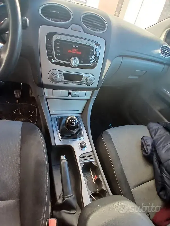 Usata Ford Focus 109 CV (80 kW) 2010 Nero Berlina