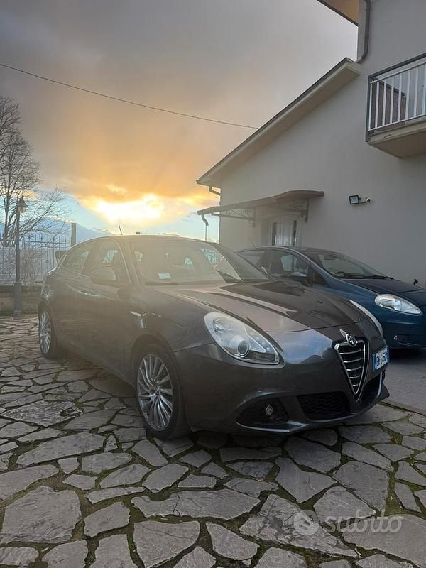Usata Alfa Romeo Giulietta 170 CV (125 kW) 2012 Grigio Utilitaria