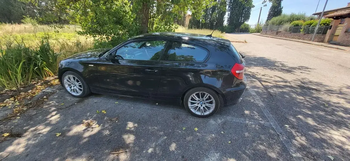 Usata BMW 118 143 CV (105 kW) 2009 Nero Utilitaria