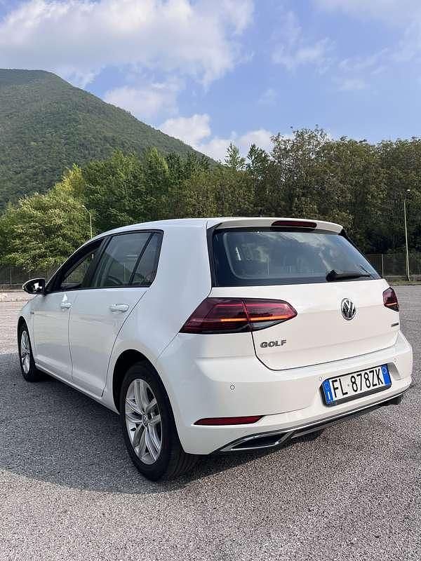 Usata VW Golf VII Highline 110 CV (80 kW) 2017 Berlina