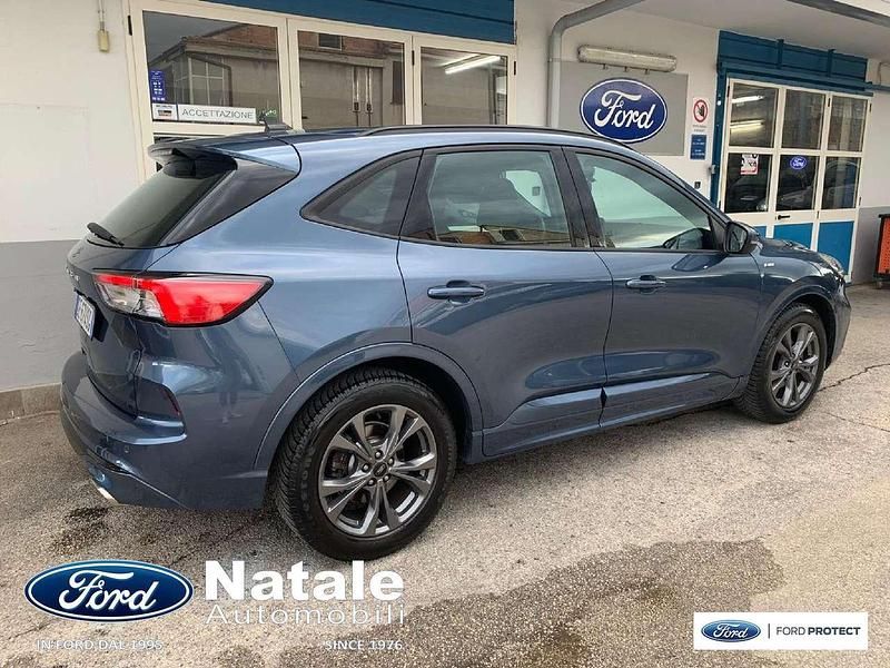Usata Ford Kuga ST-Line 120 CV (88 kW) 2021 Blue metallic SUV