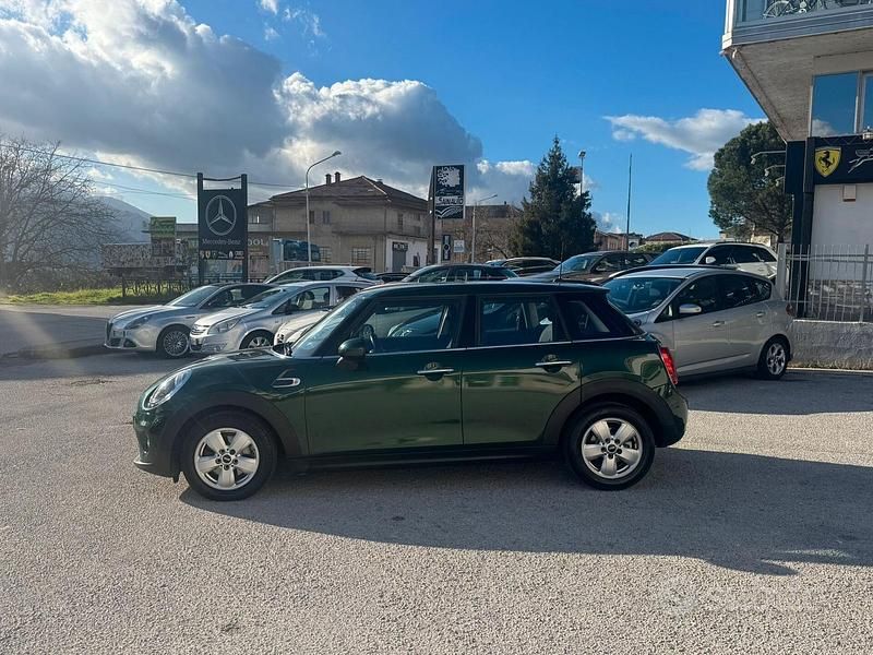 Usata Mini Cooper D 116 CV (85 kW) 2018 Verde Utilitaria