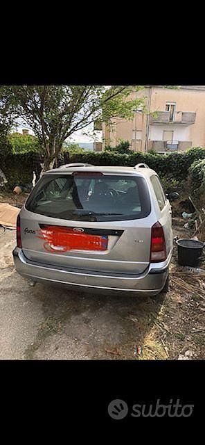 Usata Ford Focus 100 CV (73 kW) 2003 Grigio Station wagon