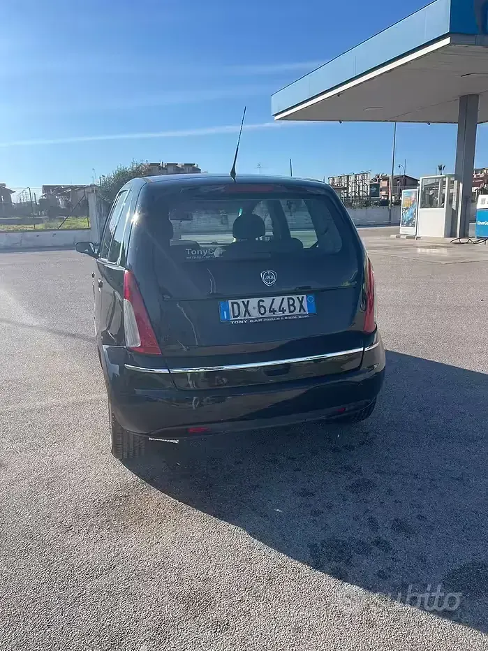 Usata Lancia Musa 90 CV (66 kW) 2009 Bluazzurro Monovolume