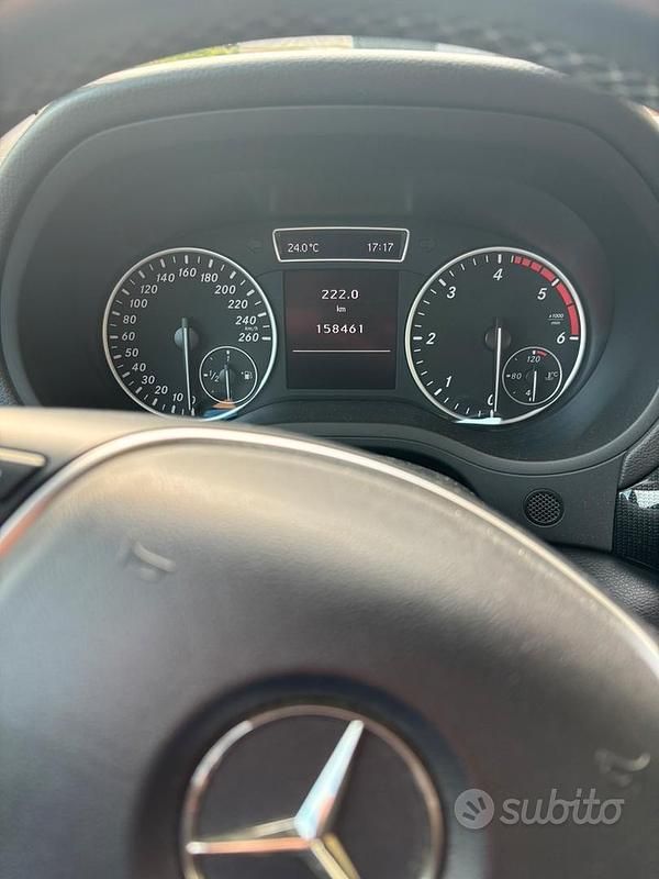 Usata Mercedes B180 109 CV (80 kW) 2014 Utilitaria