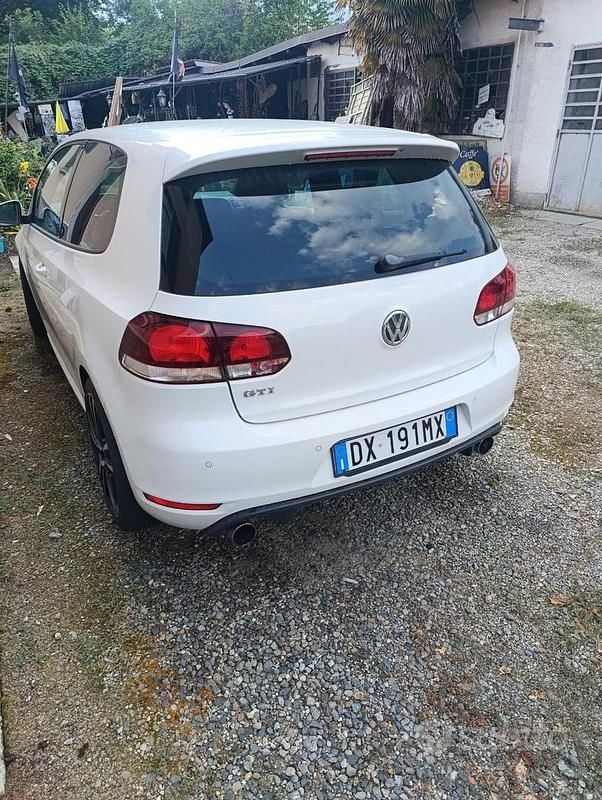 Usata VW Golf VI GTI 210 CV (154 kW) 2010 Bianco Utilitaria