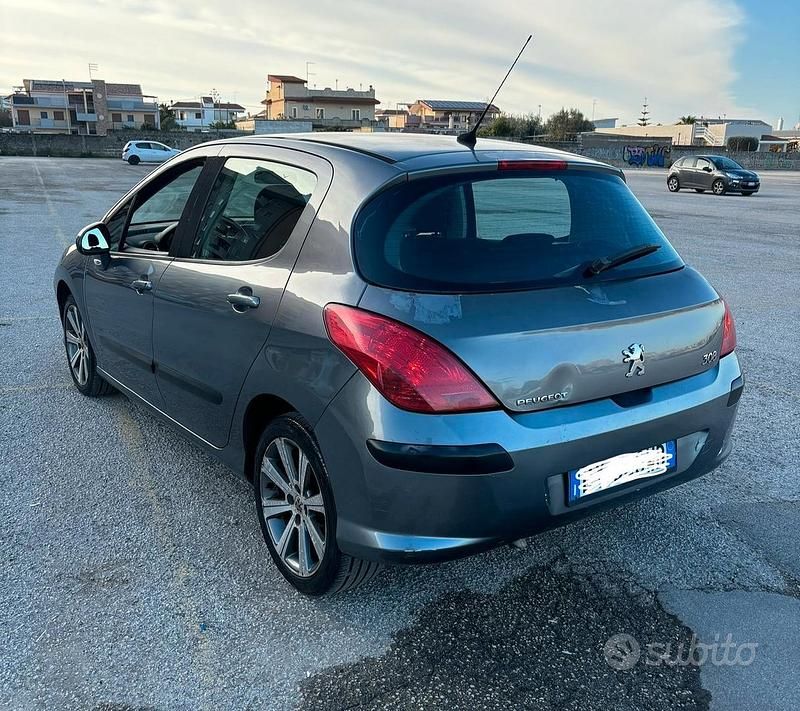 Usata Peugeot 308 110 CV (80 kW) 2009 Grigio Berlina