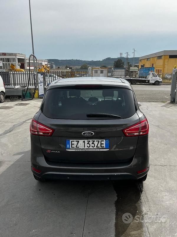 Usata Ford B-MAX 95 CV (69 kW) 2014 Grigio Monovolume