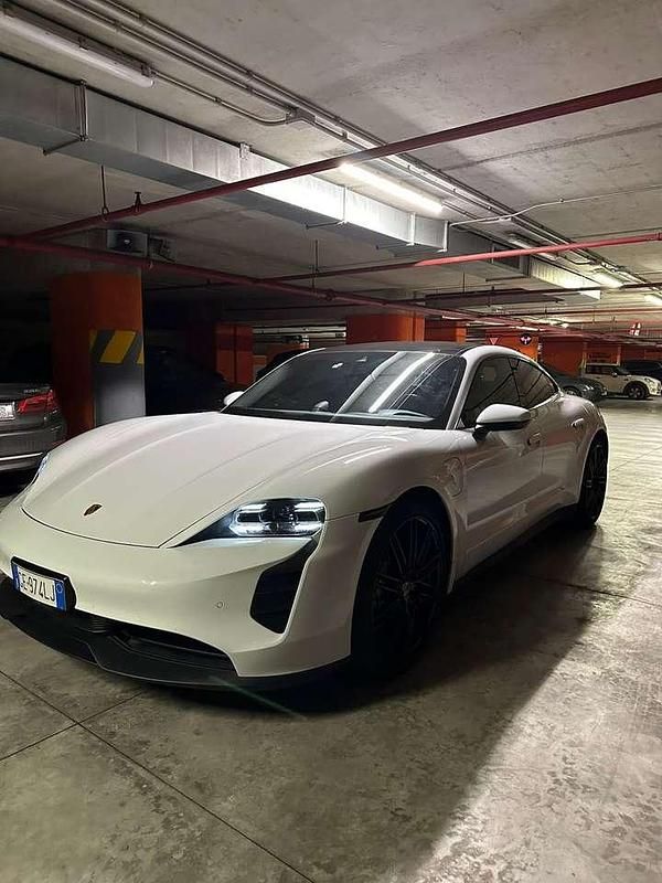 Usata Porsche Taycan Performance Package 119 kW (163 CV) 2021 Bianco Berlina