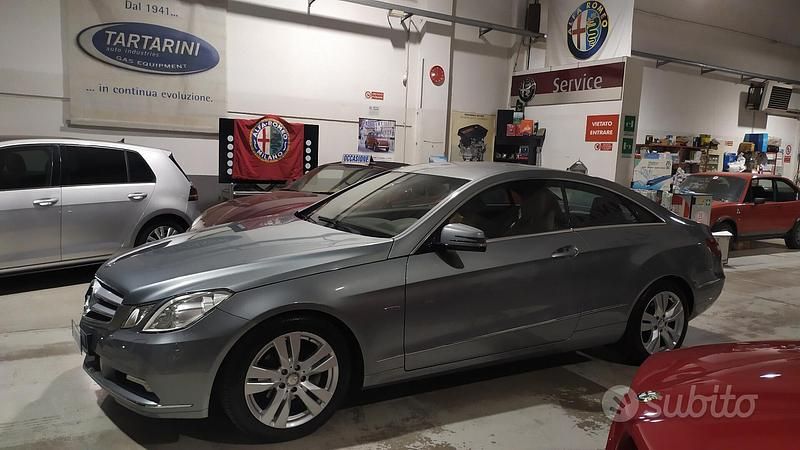 Usata Mercedes E250 Executive 204 CV (150 kW) 2010 Grigio Berlina