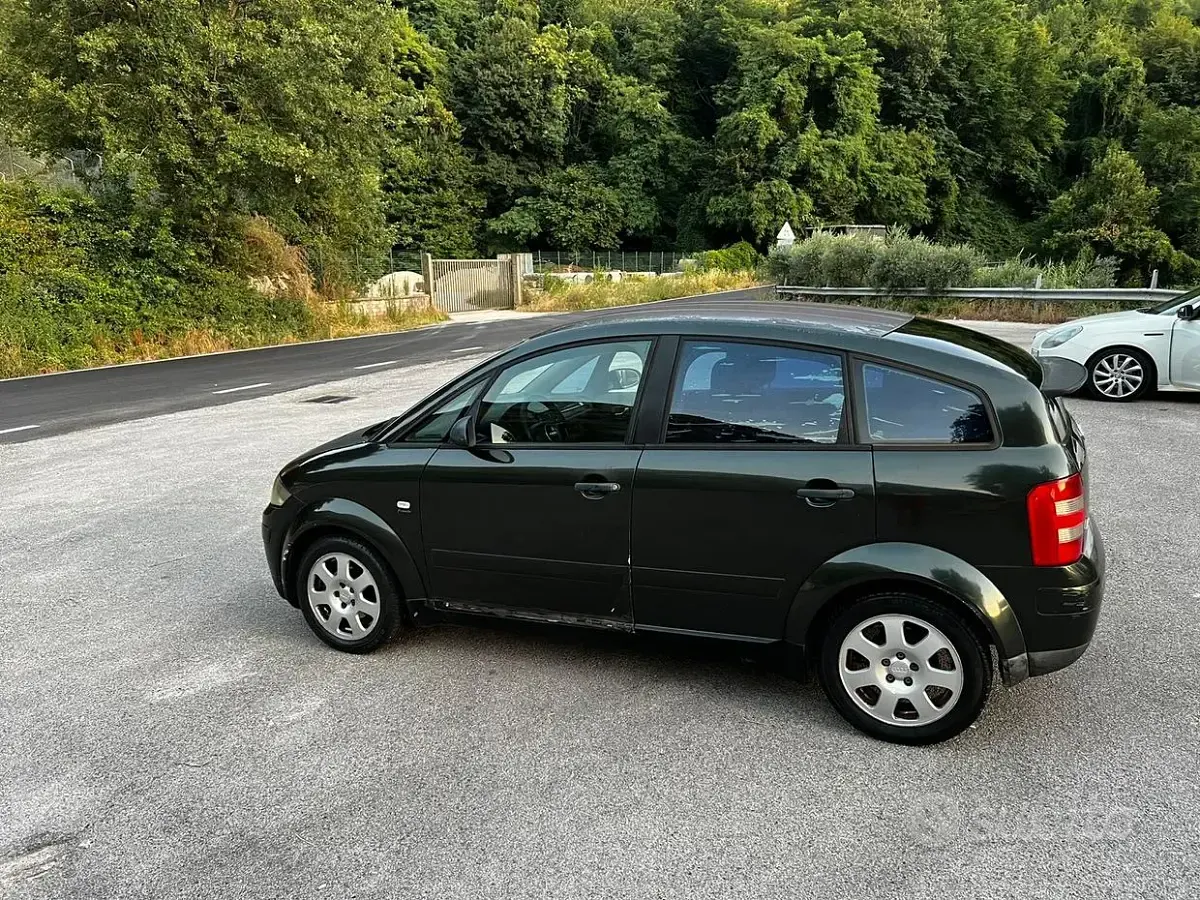 Usata Audi A2 75 CV (55 kW) 2004 Nero Utilitaria