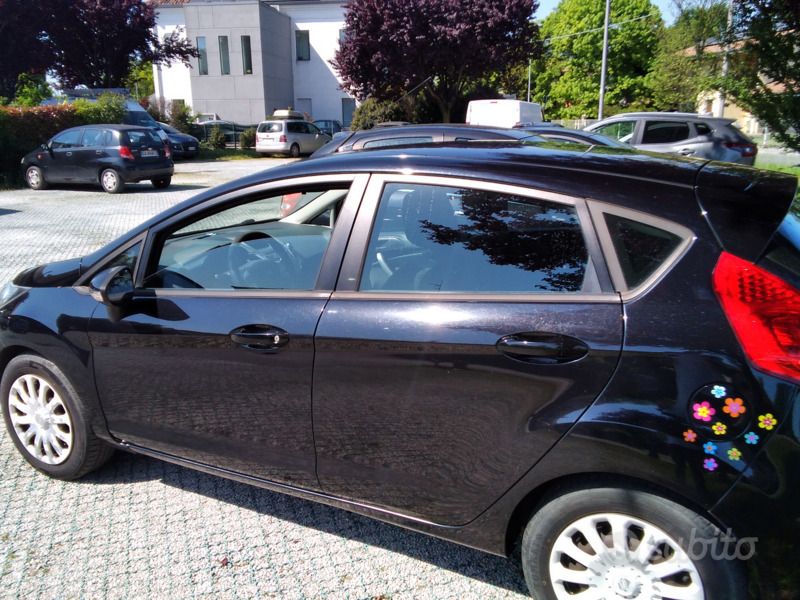 Usata Ford Fiesta 75 CV (55 kW) 2009 Nero Utilitaria