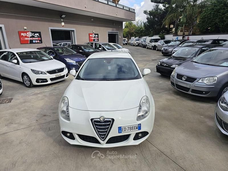 Usata Alfa Romeo Giulietta Distinctive 170 CV (125 kW) 2010 Bianco Berlina