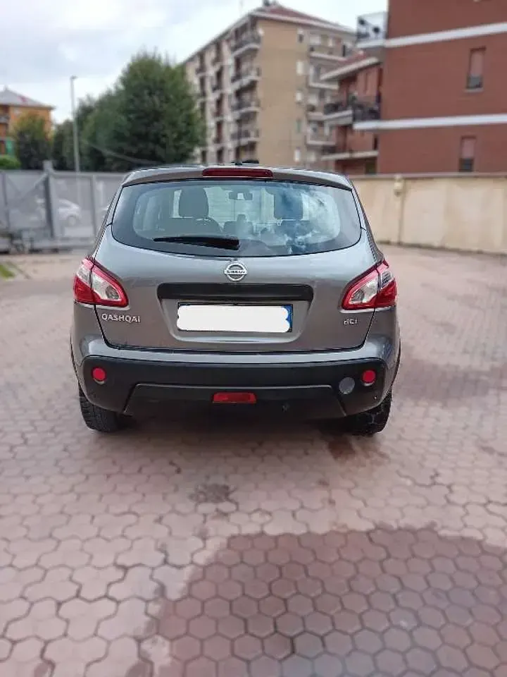 Usata Nissan Qashqai Tekna 110 CV (80 kW) 2013 Grigio scuro SUV
