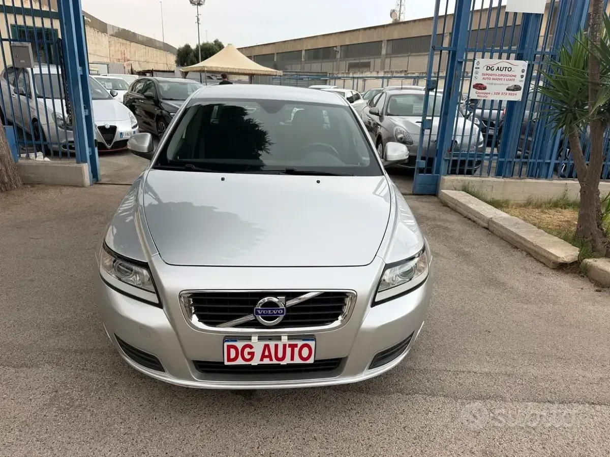 Usata Volvo V50 115 CV (84 kW) 2011 Grigio Station wagon