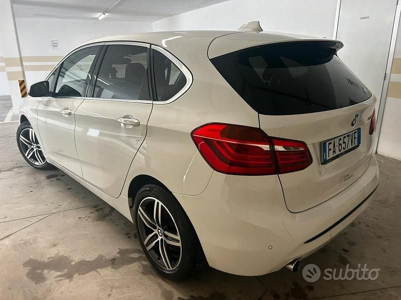 Usata BMW 216 Active Tourer Sport Line 116 CV (85 kW) 2015 Bianco Monovolume