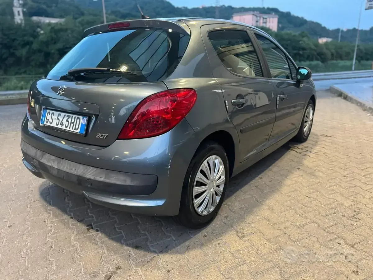 Usata Peugeot 207 68 CV (50 kW) 2006 Grigio Berlina