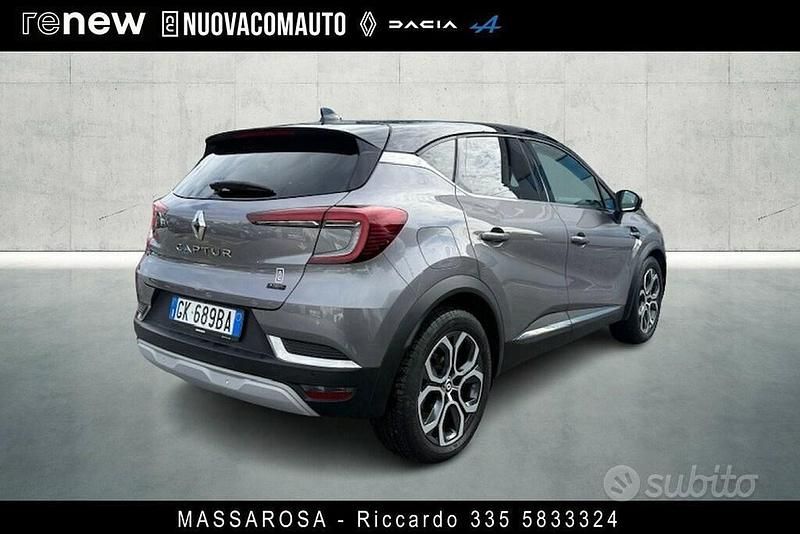 Usata Renault Captur Techno 145 CV (106 kW) 2022 Grigio SUV