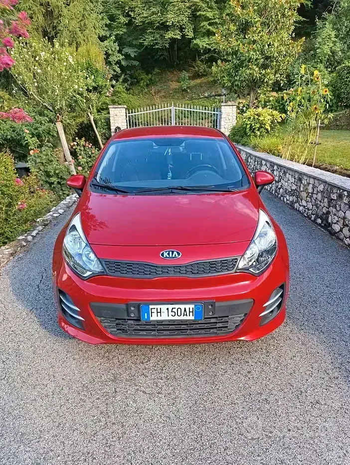 Usata Kia Rio 85 CV (62 kW) 2017 Rosso Utilitaria