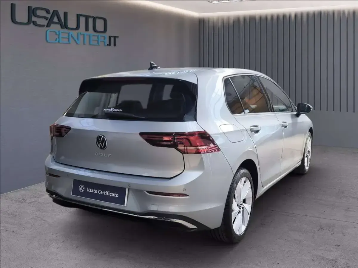 Usata VW Golf VIII Life 150 CV (110 kW) 2025 Dolomite silver metallizzato Berlina