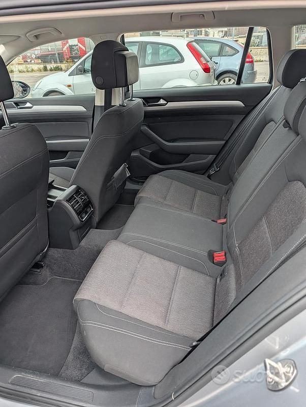 Usata VW Passat 120 CV (88 kW) 2017 Grigio Station wagon