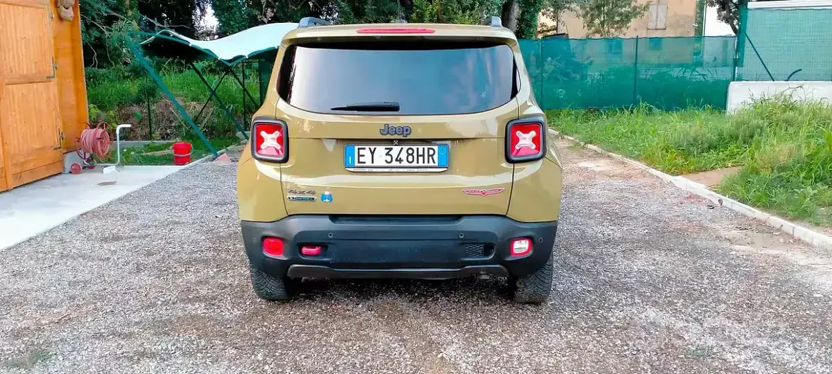 Usata Jeep Renegade Trailhawk 170 CV (125 kW) 2015 Verde SUV
